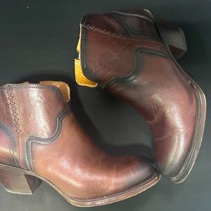 Great pair of boots, so want to sell so someone can enjoy!